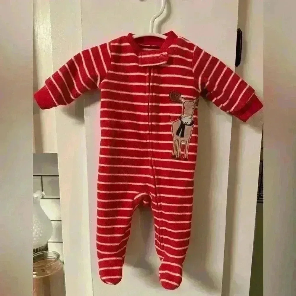 Carters fleece sleeper - size NB EUC. This is a burnt orange color with a moose